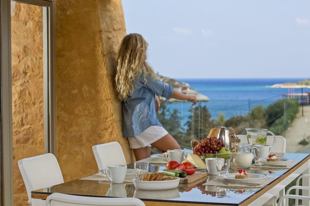 Olea Villas - Infinity Pool, Hot Tub, Sea Views Marathi  Bagian luar foto